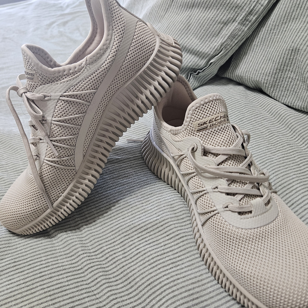 Skechers Women's Cream Athletic Shoes